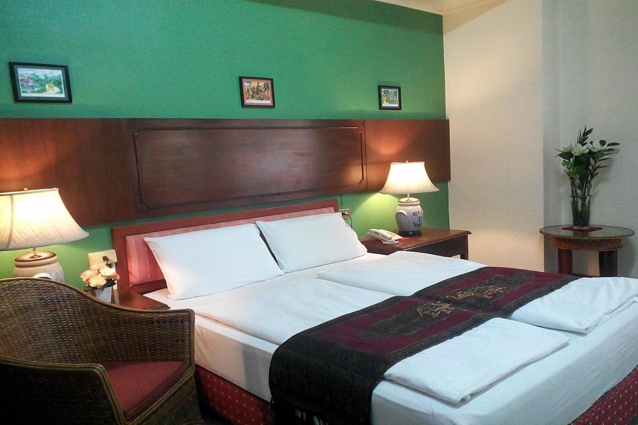 People Place Boutique In Town Hotel - Sha Extra Plus Чиангмай Екстериор снимка