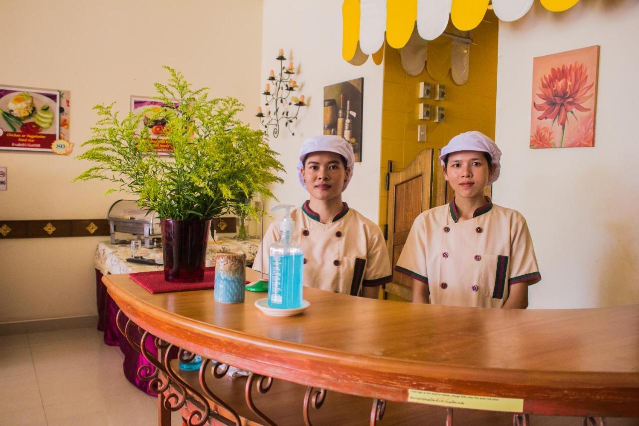 People Place Boutique In Town Hotel - Sha Extra Plus Чиангмай Екстериор снимка